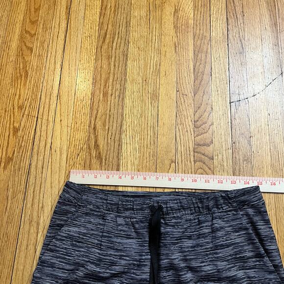 Lululemon Pants Womens 6 Jet Crop Slim Luxtreme Cyber Black Gray Striped - Picture 6 of 10